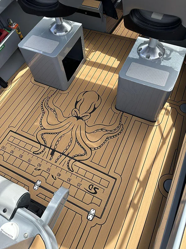 CUSTOM FISHING BOAT FLOORING